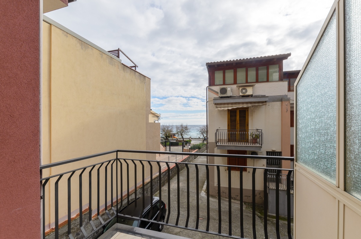 Appartamento ROCCALUMERA vendita  Roccalumera  La Tartaruga Immobiliare